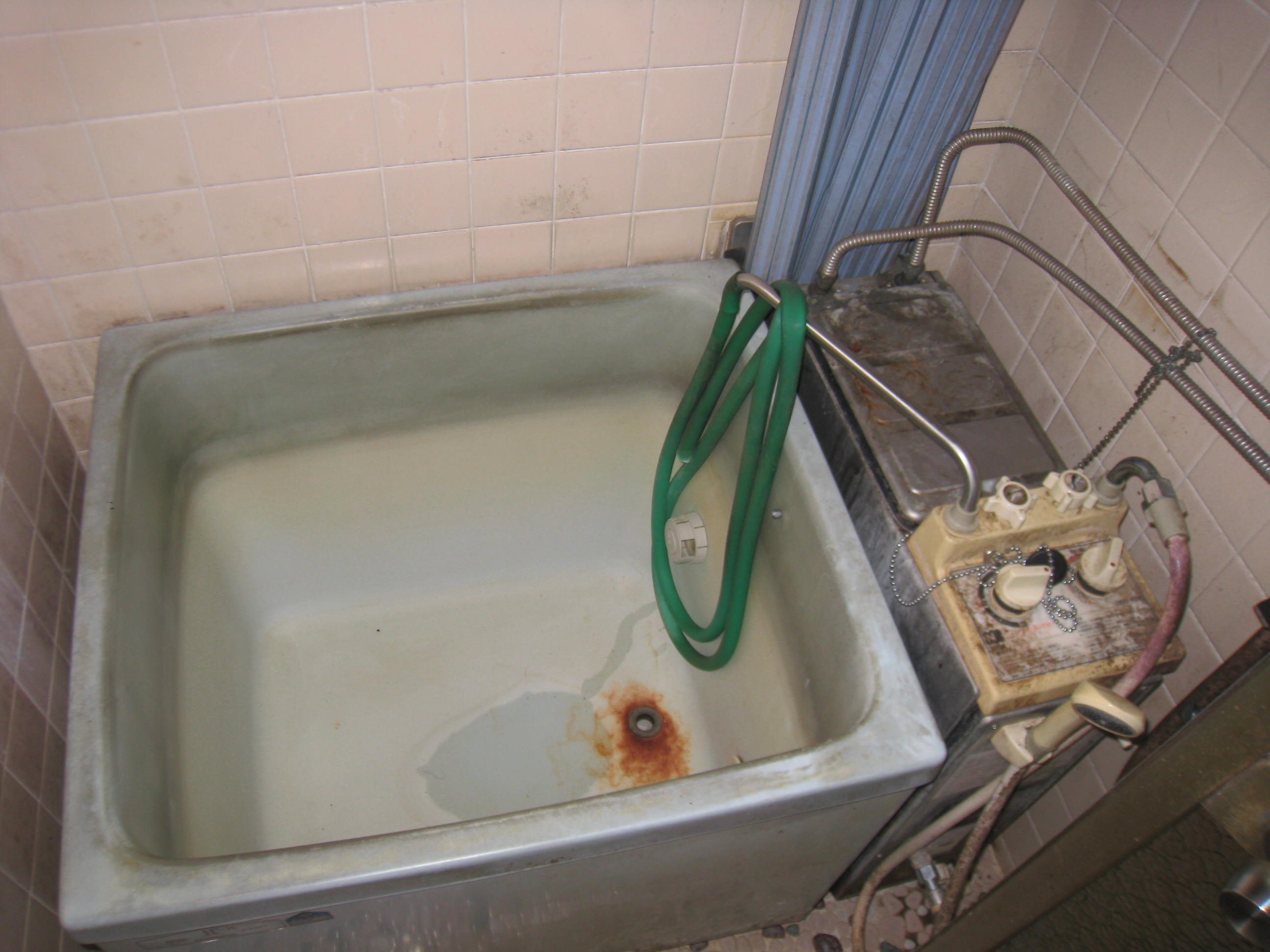 いまどきバランス釜のお風呂では家賃を安く設定してもさすがに厳しい 画像